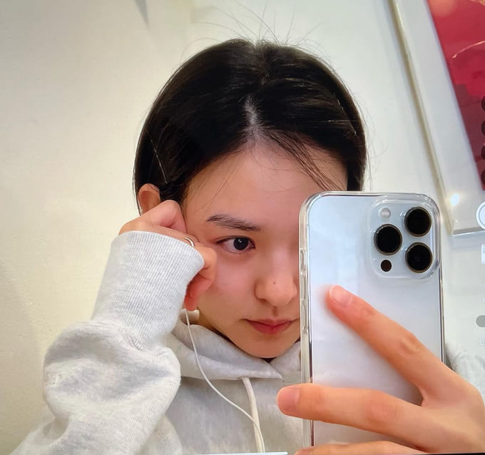 김윤혜 사복