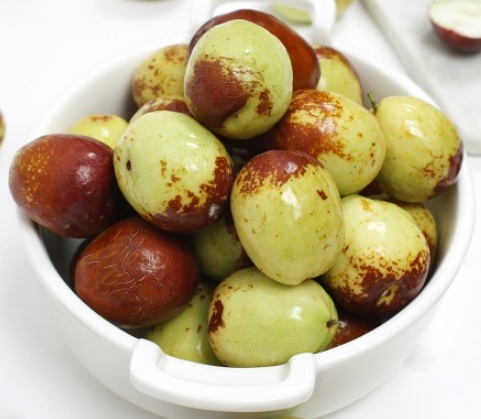 한국의 떡 종류 당귀떡-대추