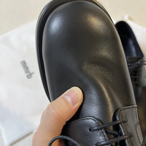 러프 더비 부드러운 가죽 사진