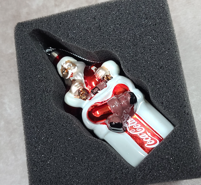 코카콜라 크리스마스 이벤트 한정판 오너먼트 기획팩 코크플레이 연말파티 GUESS WHAT'S INSIDE 산타할아버지