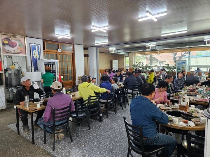 청도 현지인으로 가득찬, 만장 숯불 가든