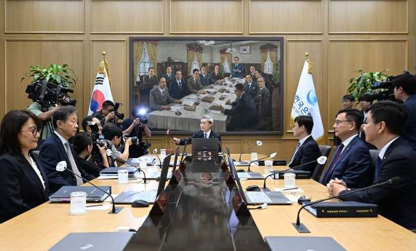 한국은행 기준금리 0.25%p 인상 배경과 한미 금리차 축소 영향 분석 (예적금 대출 가계 대응 가이드)