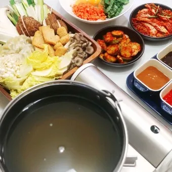 샤브샤브 육수 만들기 준비과정과 신선한 재료 소스 조합 레시피 가이드_11