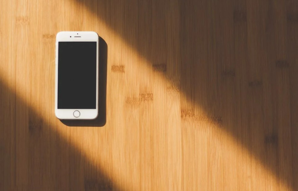 구형폰 배터리 오래 쓰는 법 수명 줄이지 않는 스마트 관리법