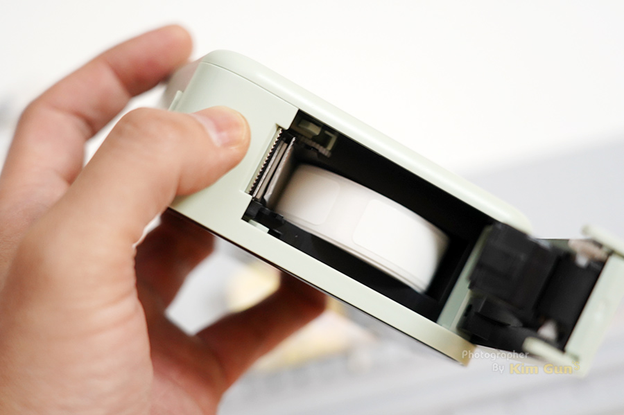 무선 라벨기 P15 라벨 삽입구