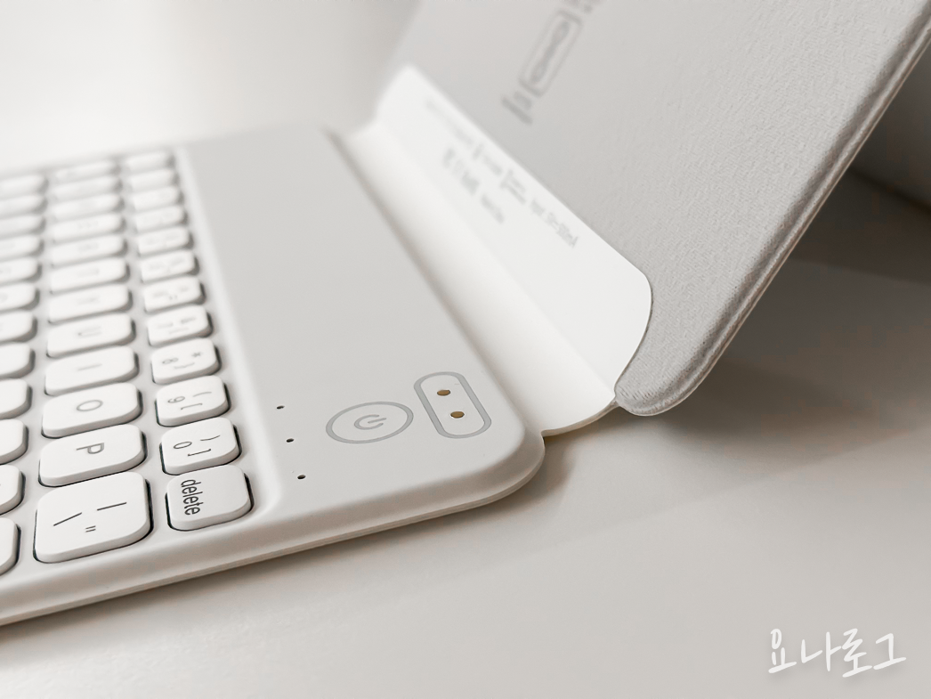 아이패드미니 아이패드 아이패드키보드 아이패드케이스 폴리오케이스 아이패드미니키보드 아이패드키보드추천 블루투스키보드 키보드 키부드추천 애플정품키보드 애플정품폴리오 아이패드미니케이스 아이패드미니커버 아이패드추천 아이패드프로 아이패드에어 대학생선물 여자친구선물 남자친구선물