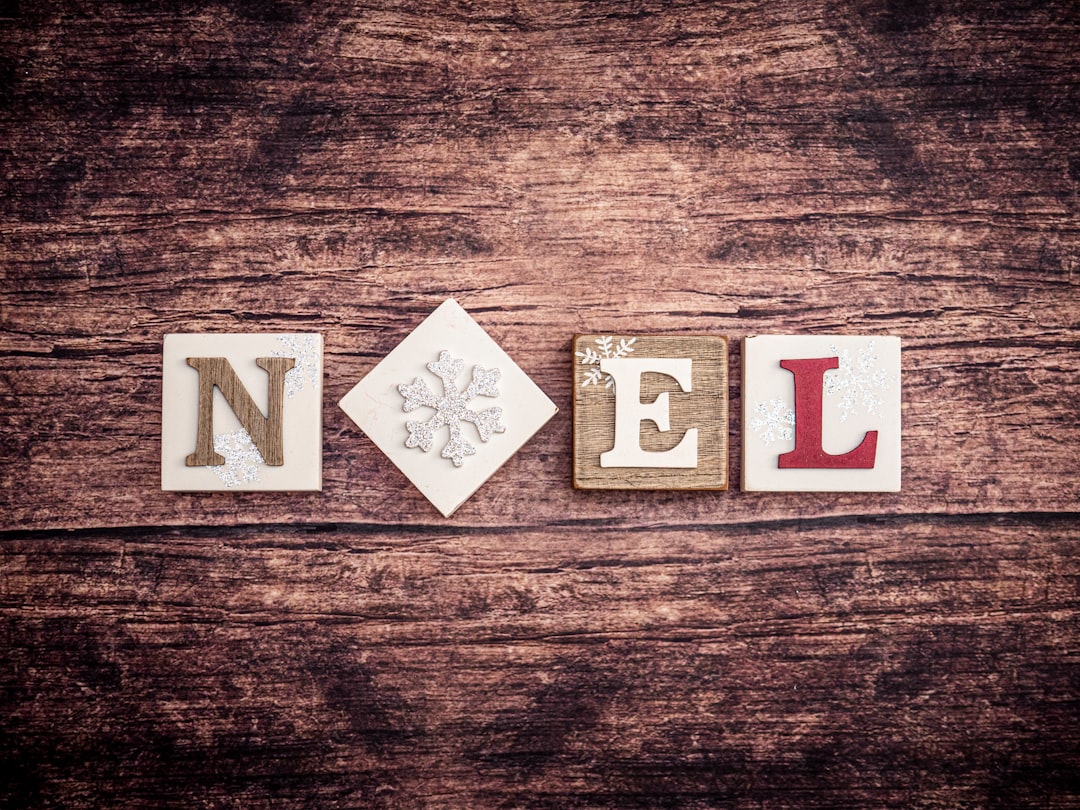 '로서'와 '로써'의 의미에서 가장 중요한 명사는 'role'입니다.