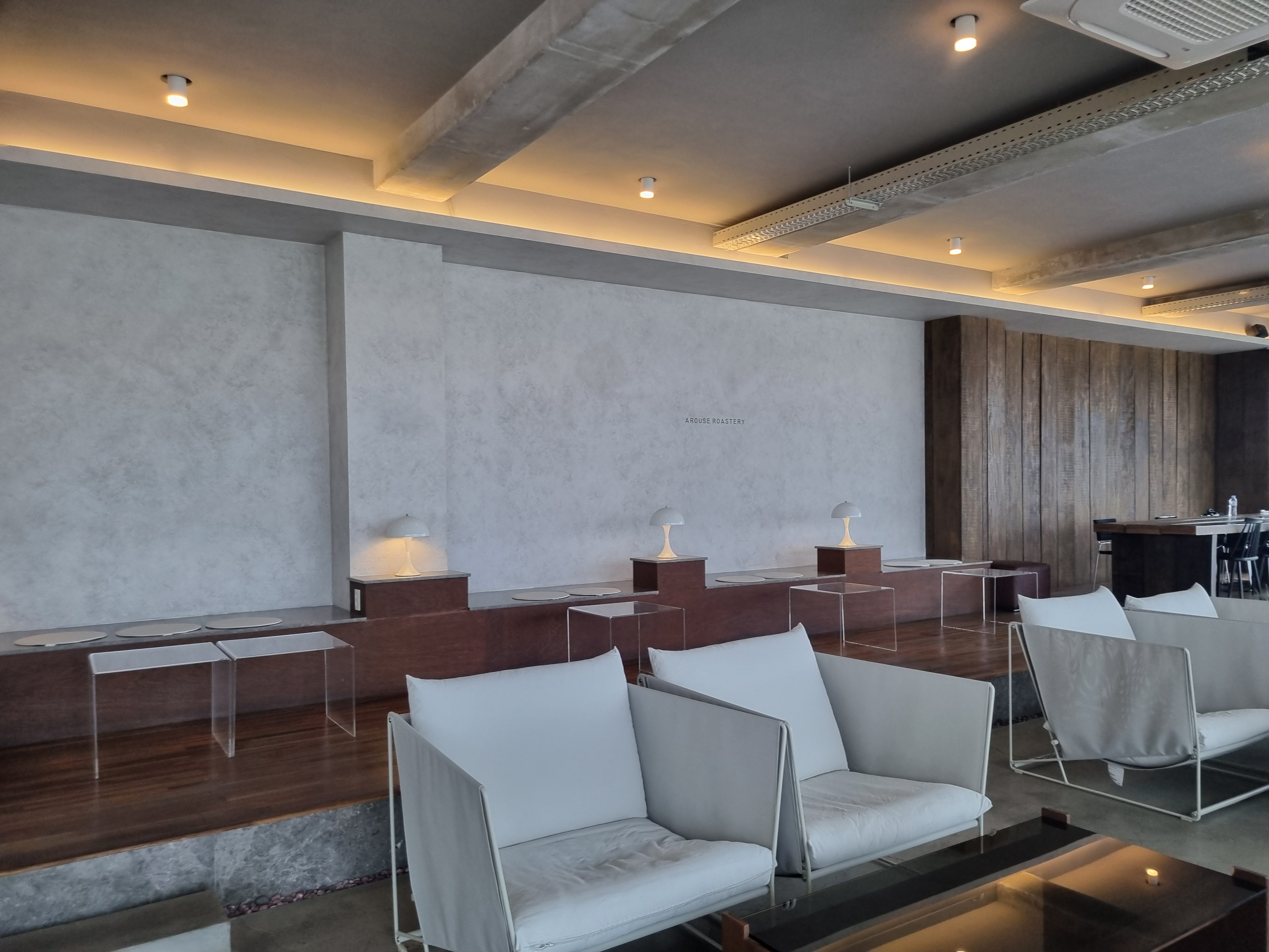 어라우즈 로스터리 카페