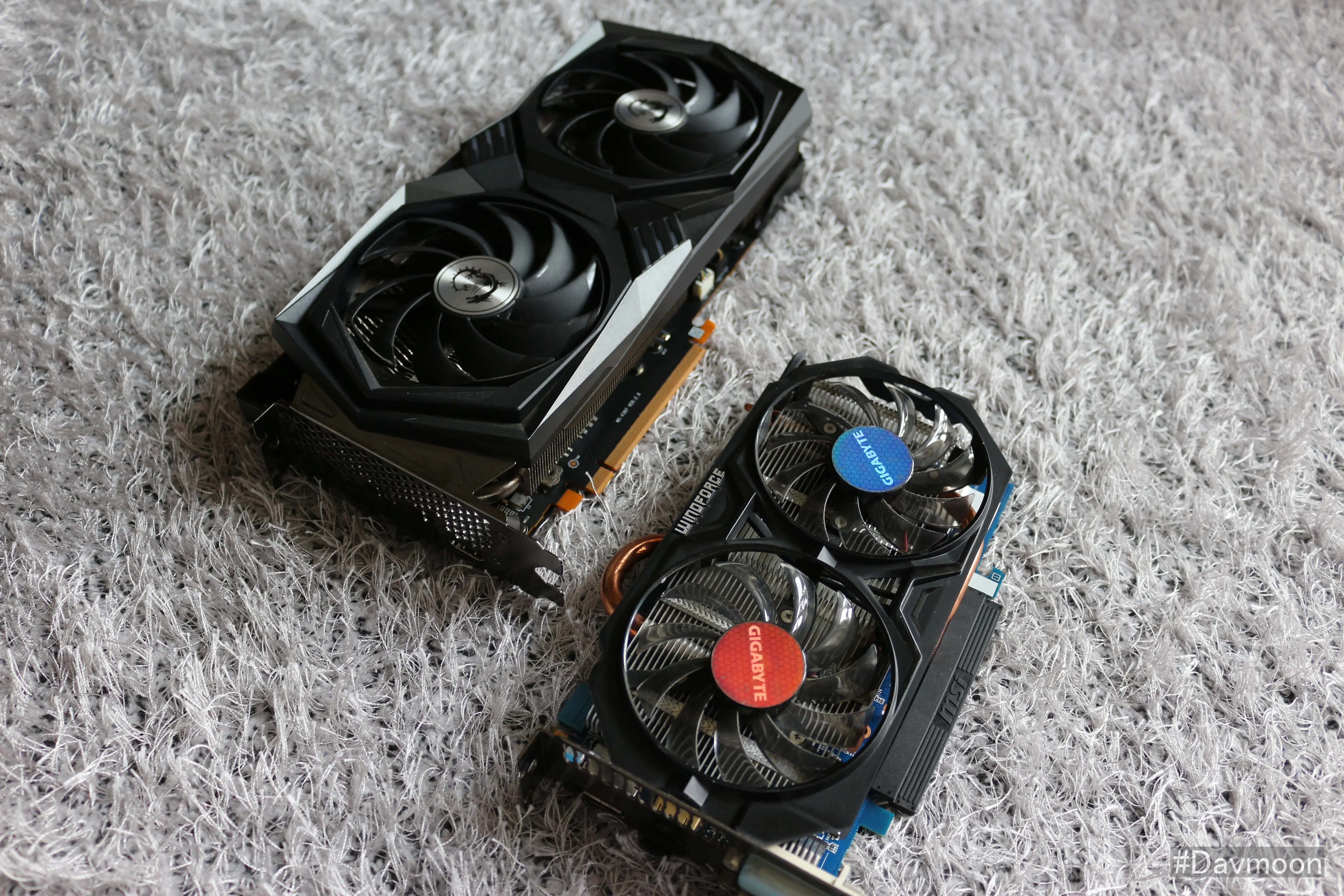 MSI 3060ti 트윈프로져 GAMING X, GIGABYTE WINDFORCE GTX 660 크기 비교