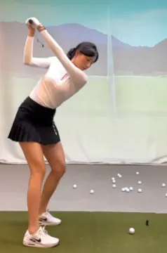 아이언 백스윙 탑