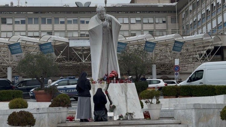 성 베드로 동상