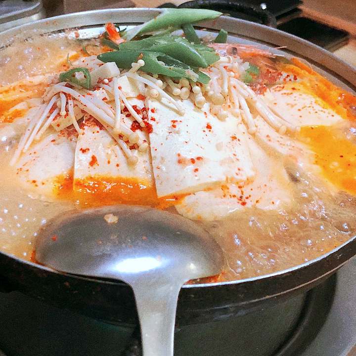 식객 허영만 백반기행 신소율 편 해물두부전골 손두부 두부구이 해물 칼국수 비지찌개 원주 맛집 소개
