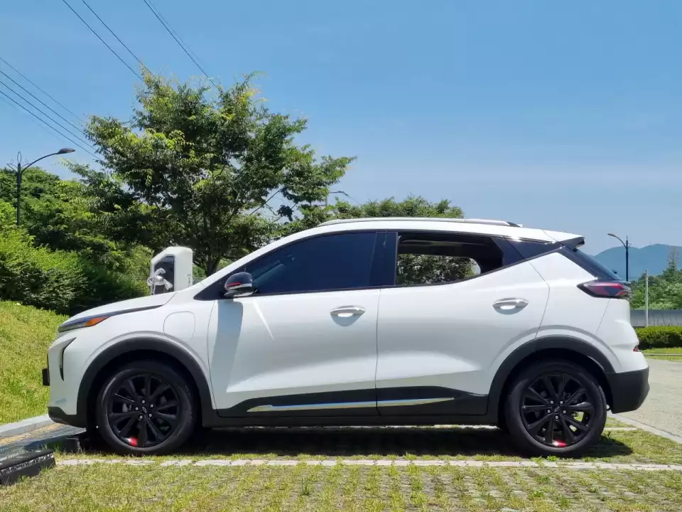 볼트 EUV의 옆모습입니다.