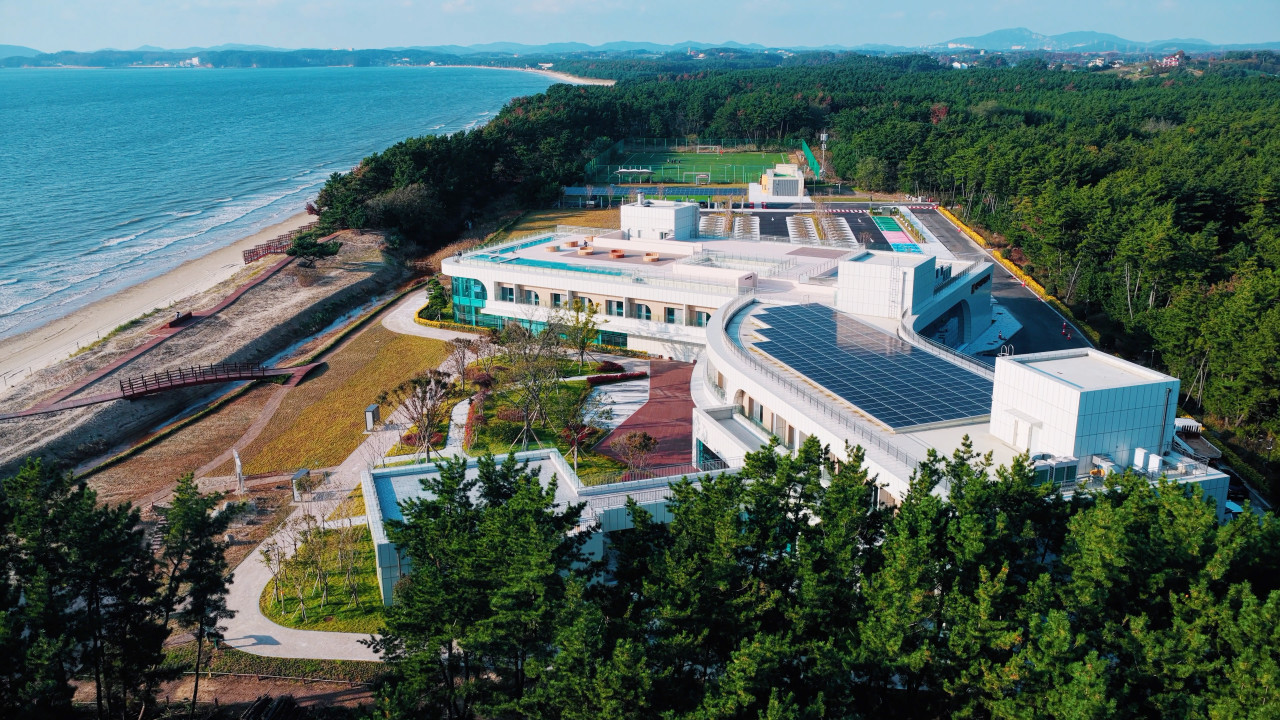 국내 유일 해안국립공원에 위치한 태안해양치유센터전경
