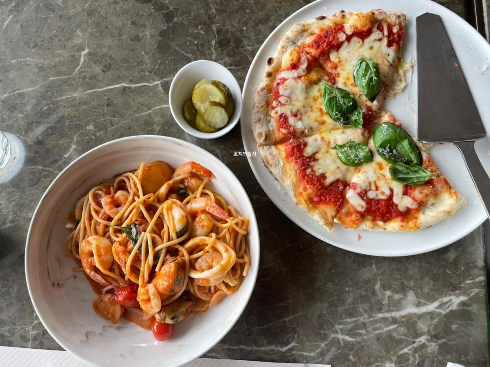 코트야드 메리어트 타임스퀘어 모모카페 - 메인 메뉴