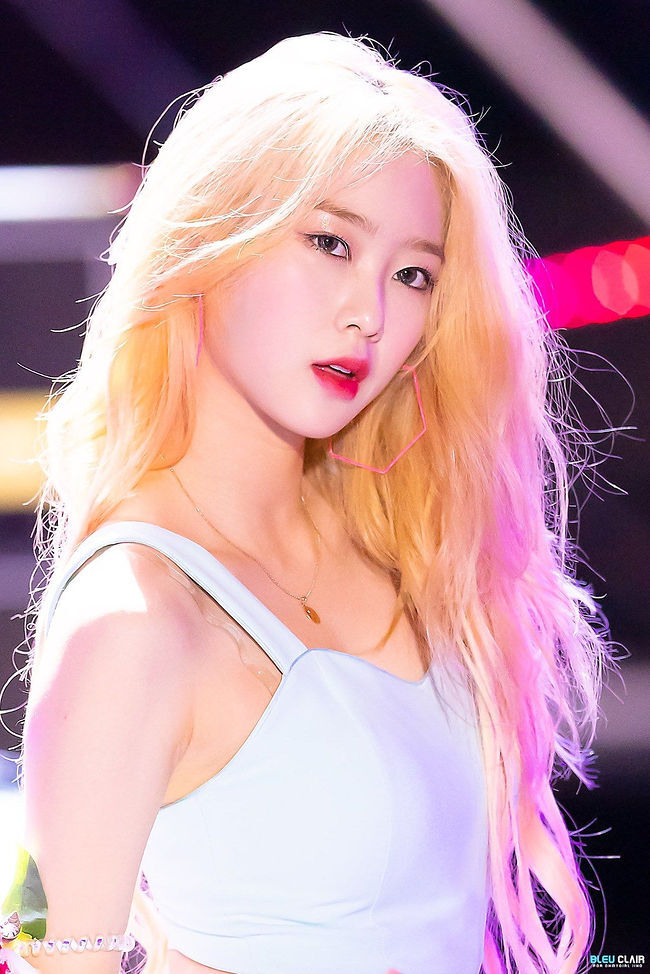 지호 오마이걸 나이 프로필 키 인스타 탈퇴 복근 고화질 화보 과거