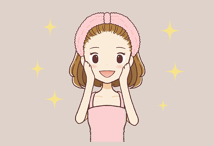 피부-관리에-신경쓰는-여성