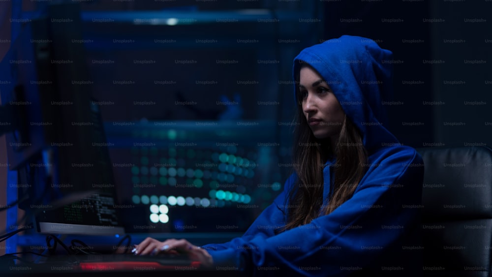 DDoS 공격 관련 이미지
