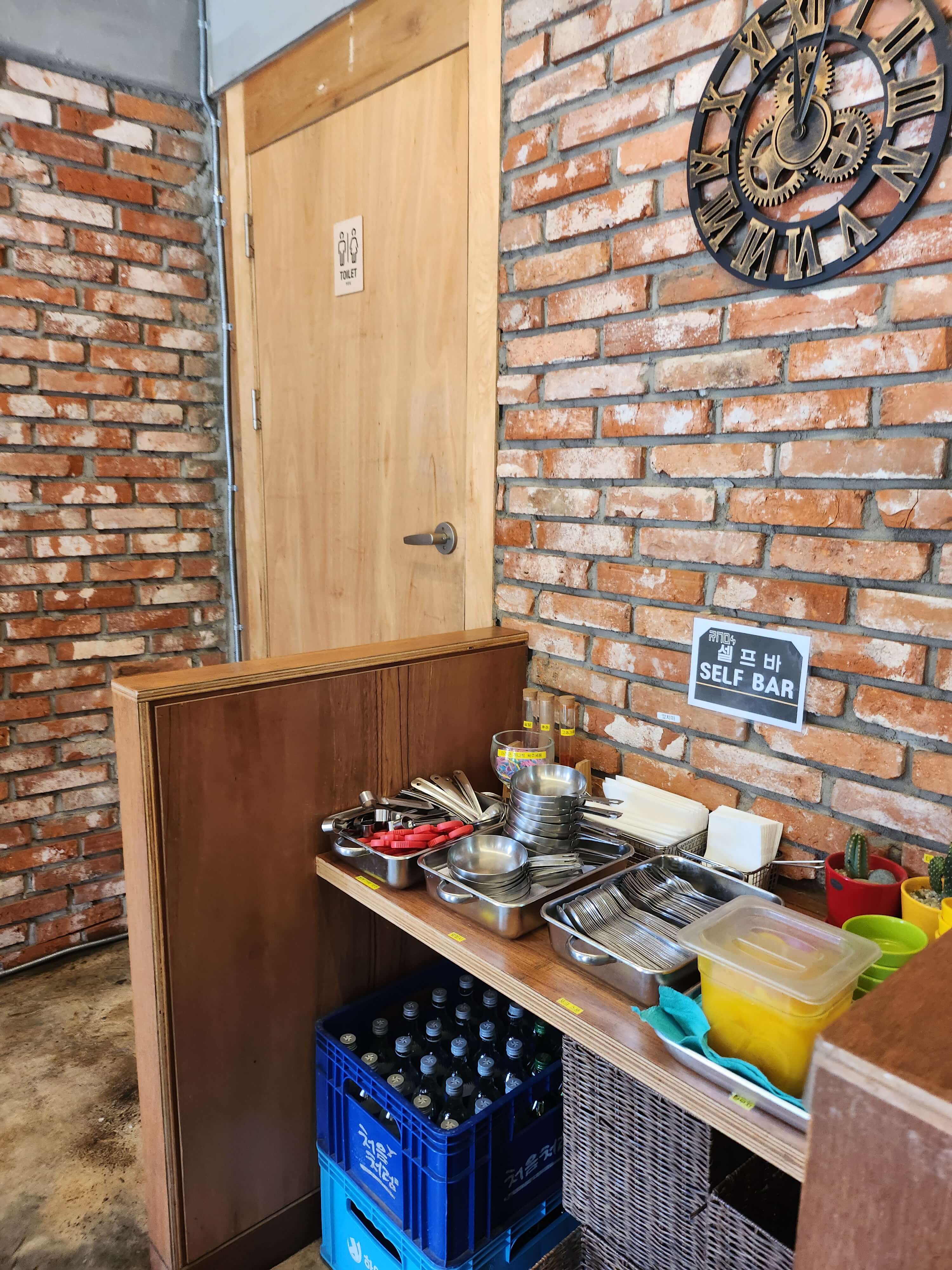 행궁동 맛집 알앤디 실내