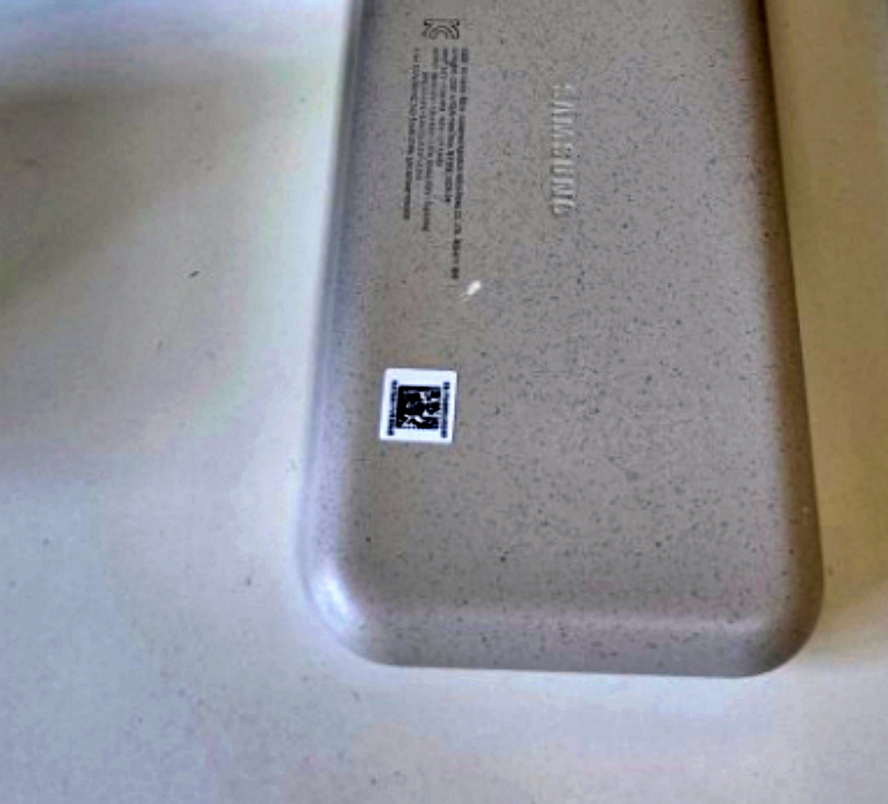 곡선 디자인이 있는 보조배터리