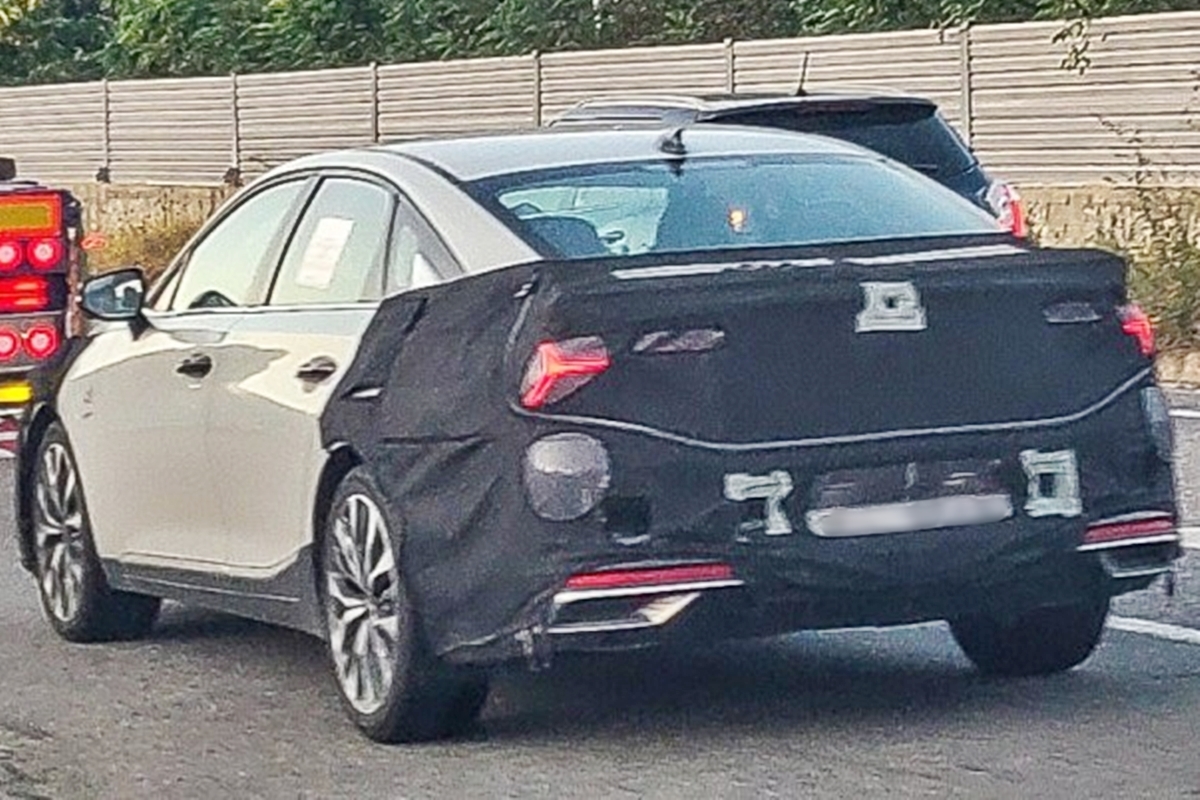 기아 K8 페이스리프트 위장막 테스트카 스파이샷