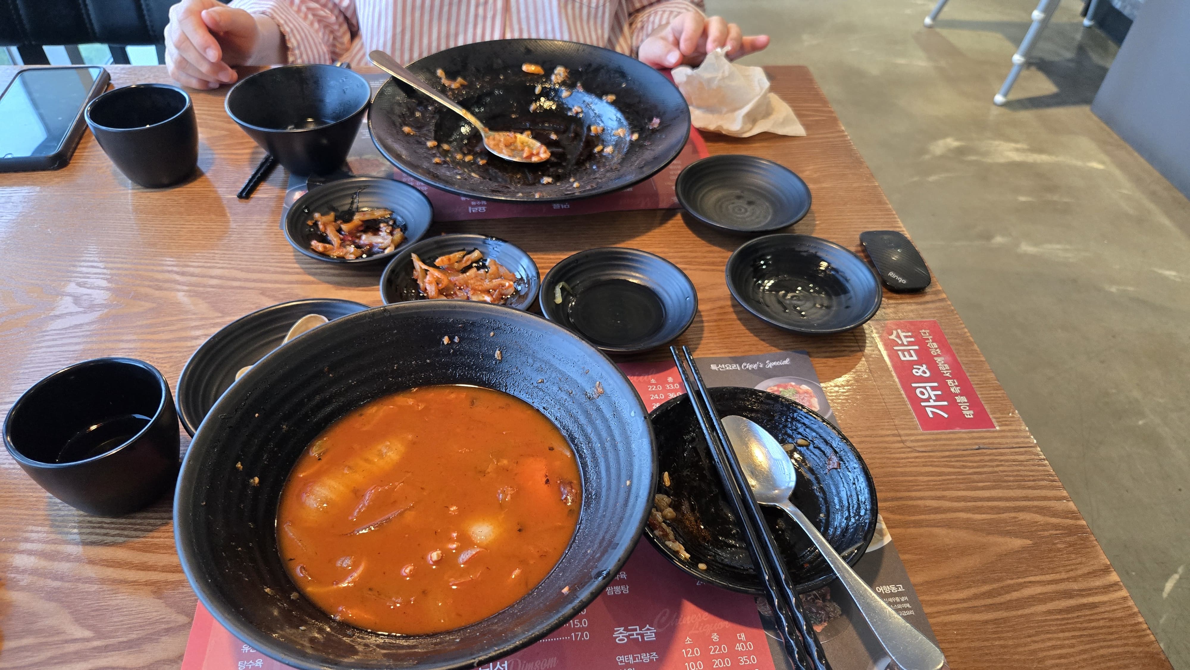 이곳은 전반적으로 안정적인 맛과 편의성이 괜찮은 곳
