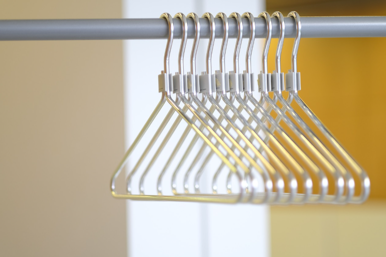 철사 옷걸이를 생활 도구로 바꾸는 똑똑한 꿀팁