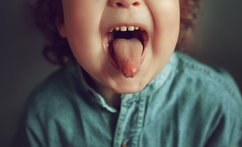 혀가 보내는 이상 신호? 혀질환이 보내는 몸속 이상 신호