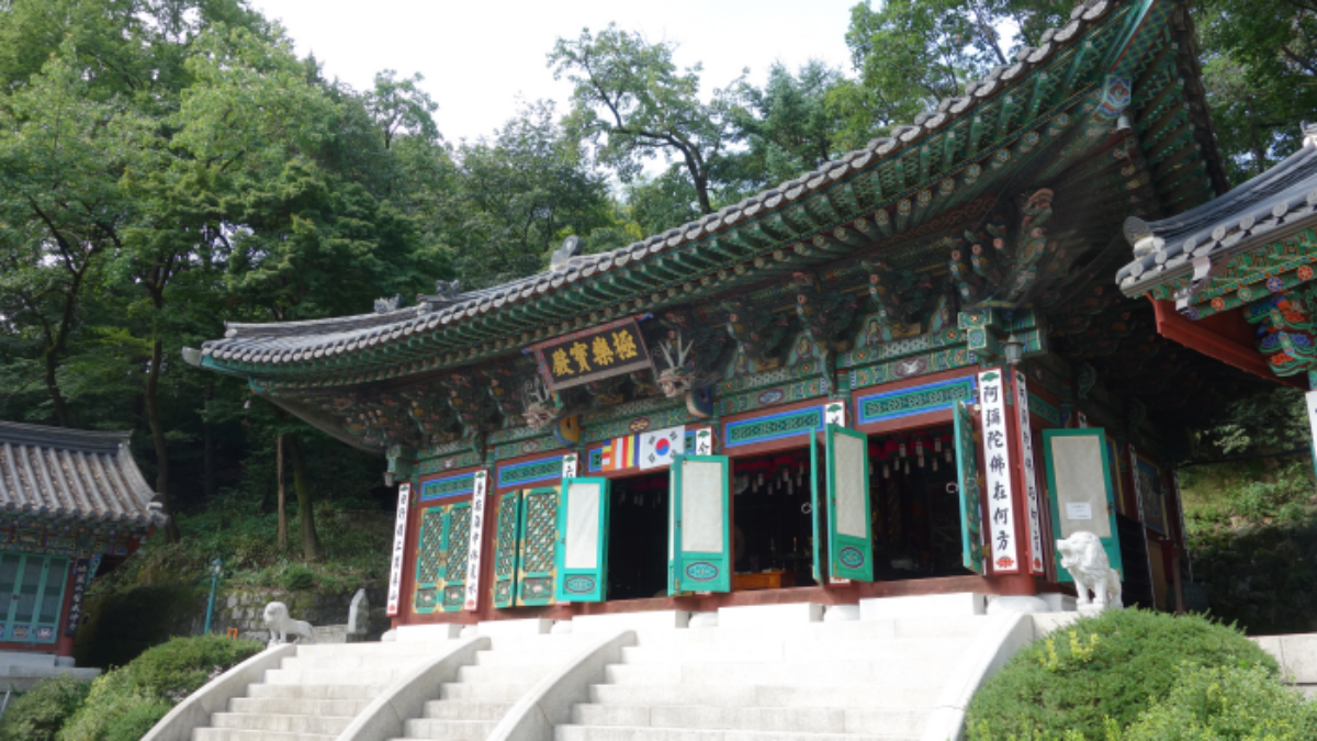 서울 성북구 경국사 법당 전경