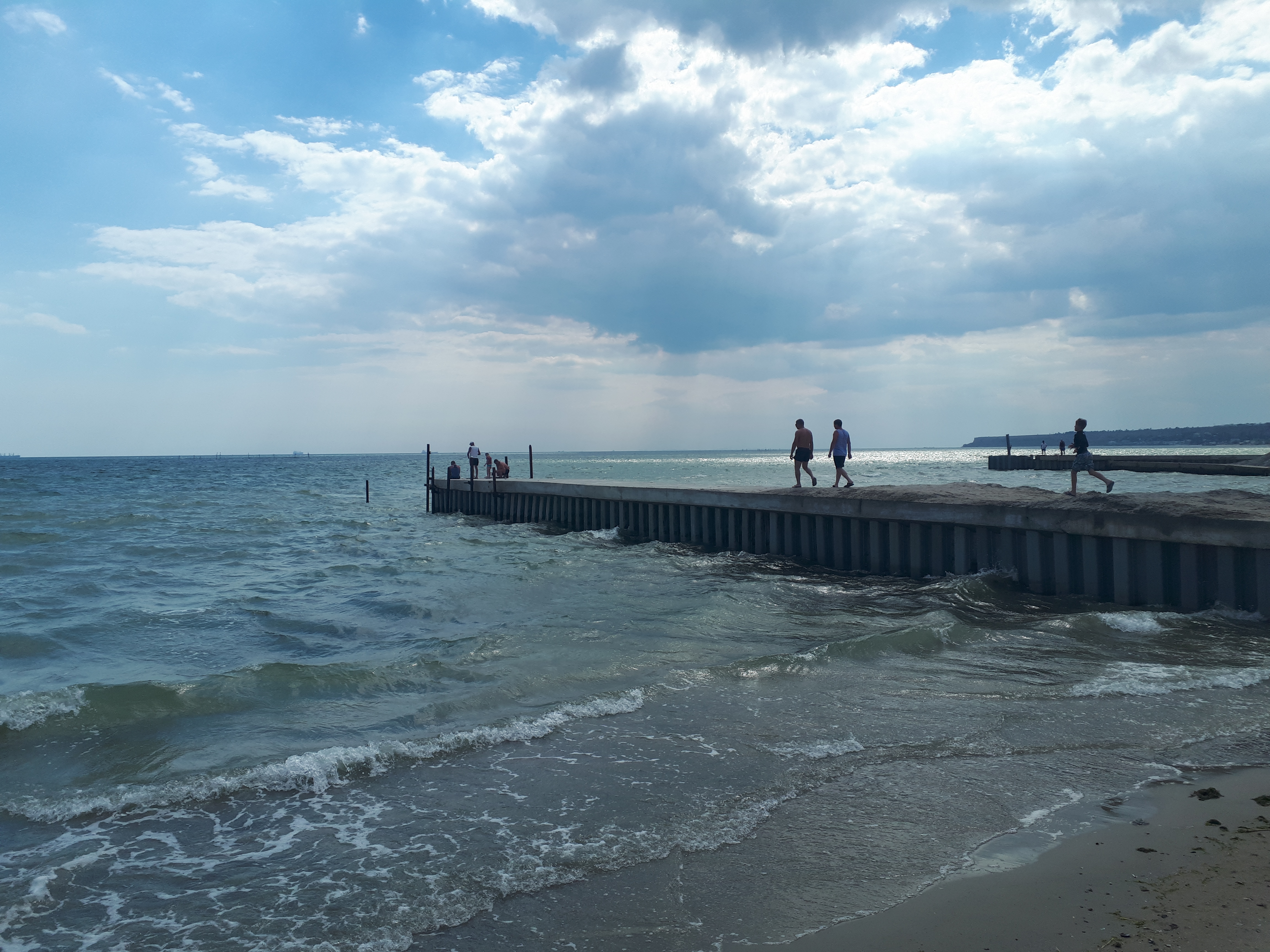 우크라이나 코블레보 바다와 방파제