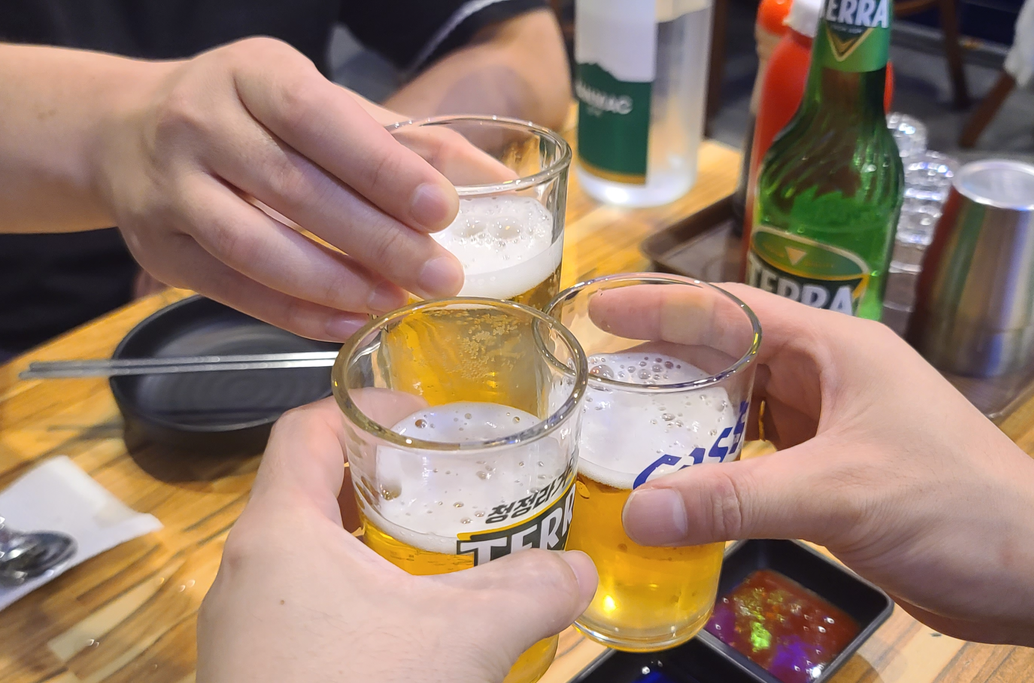 낚시꾼 김춘복의 도시어부 송도점 인천맛집 송도맛집 외부 활어회전문점 내부 수산문제작소 소주 맥주 쏘맥