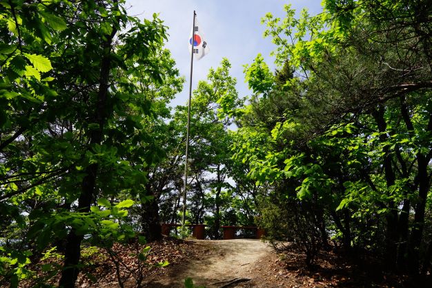 국기봉에 걸린 태극기