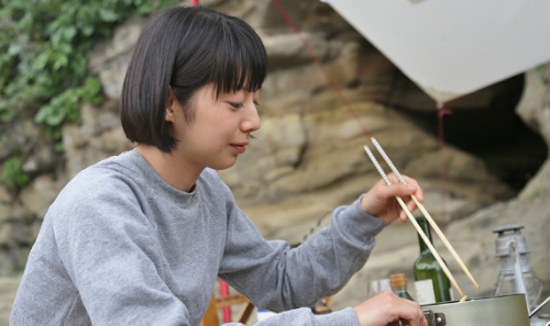 혼자캠프에서먹고자다