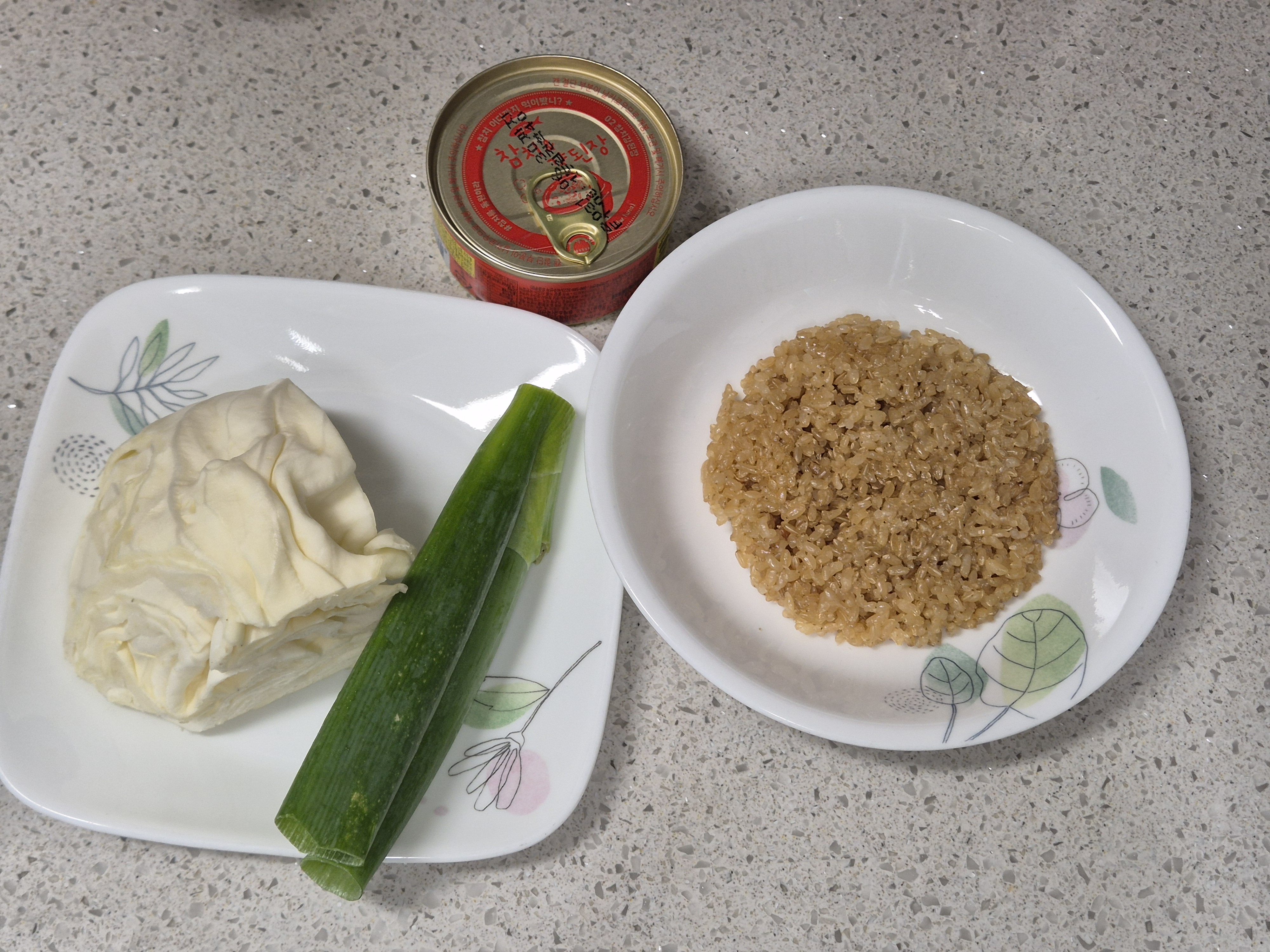 다이어트 요리 레시피 <양배추 참치 볶음> 재료