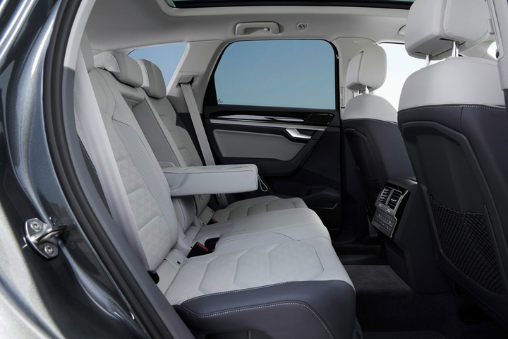 2024 폭스바겐 투아렉 페이스리프트 공개 가격 출시일 성능 제원