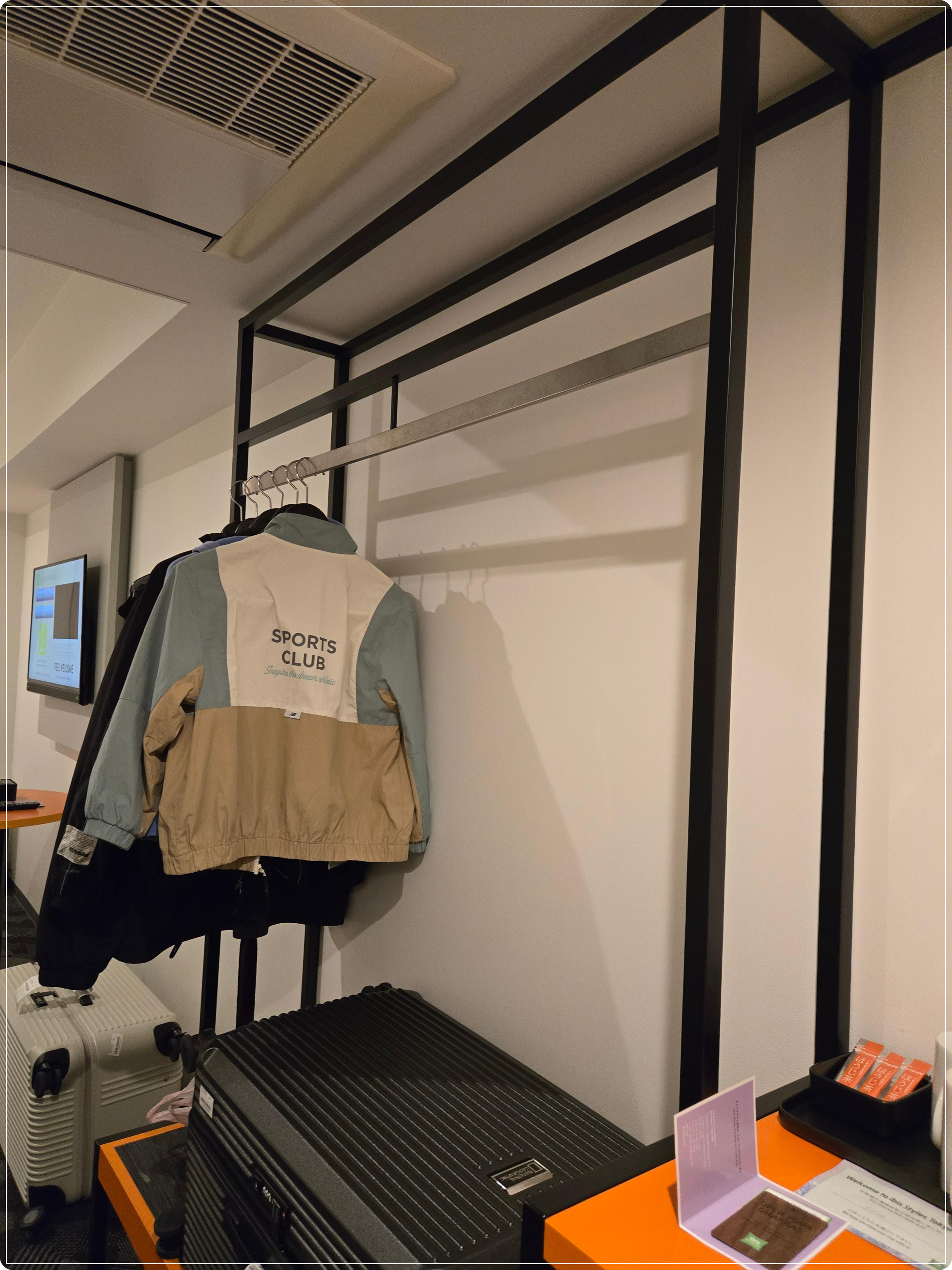 도쿄 이비스 스티일 도쿄베이 숙소 옷걸이