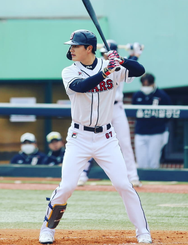 두산 거포 김동준