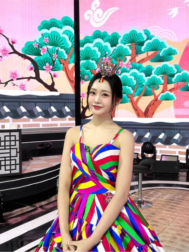 홍지윤, 홍지윤 앨범발매