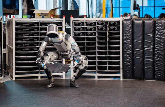 현대차그룹 계열사 보스턴다이내믹스가 공개한 휴머노이드 로봇 &lsquo;아틀라스&rsquo;