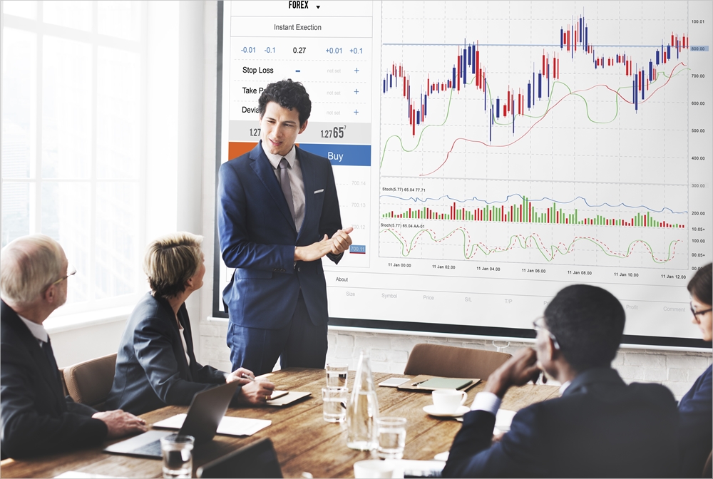 ์ฃผ๊ฐ-๊ทธ๋ํ๋ฅผ-๋ณด๋ฉฐ-์ค๋ช
ํ๊ณ -์๋-๋จ์