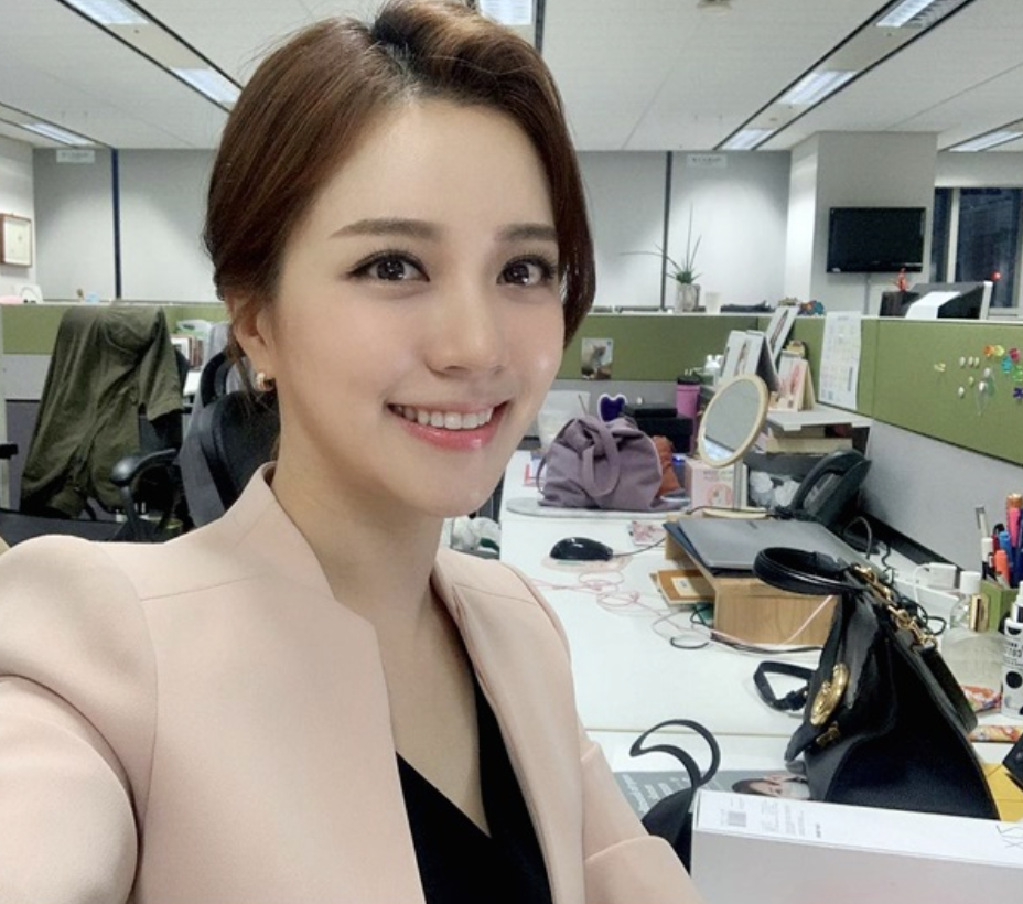 정다희 아나운서 셀카