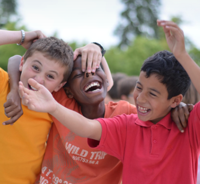 여러 나라 아이들이 웃는 사진