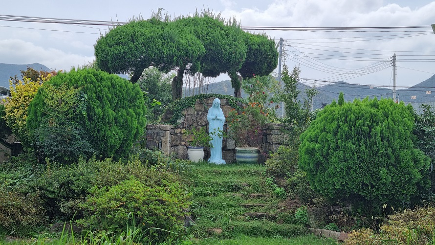 밀양 삼랑진성당 성모동산 성모상 사진