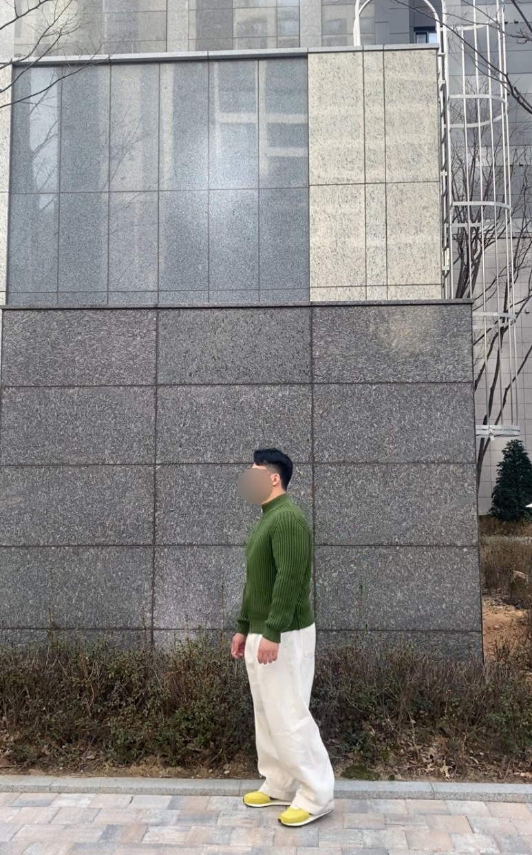 데일리룩(2024. 3. 17.)르마드 LEMARD 하이넥 니트 집업 카디건, 무신사스탠다드 무신사 데님 와이드 벌룬 팬츠, 나이키 와플 트레이너 2 SD 옐로우 스트라이크