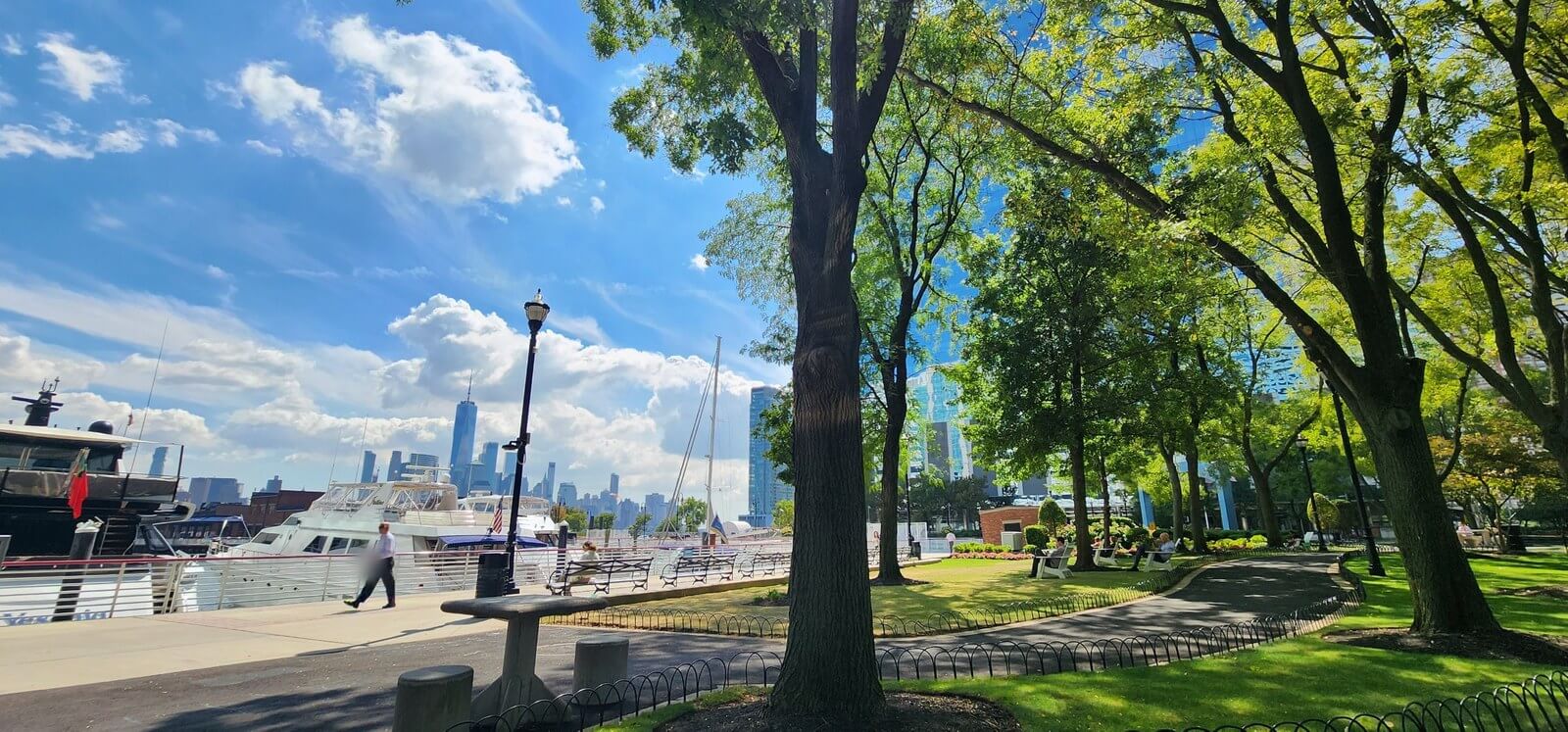 강변 공원에서 본 맨해튼