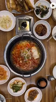 생생정보 스타밥집 가수 원미연 만두전골 장칼국수