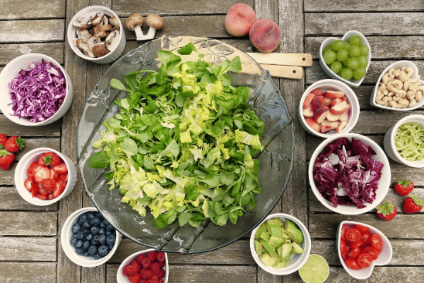 영양소가 풍부한 식탁의 모습