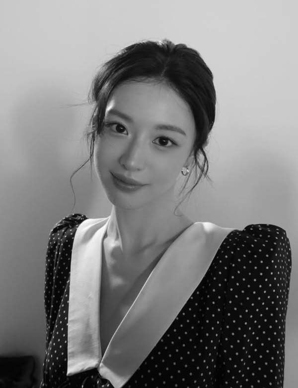고윤정 대학 주점 포스터 화제｜서울여대 미대병동&middot;2016년 과거 사진&middot;나이&middot;학력&middot;만석 후기 총정리