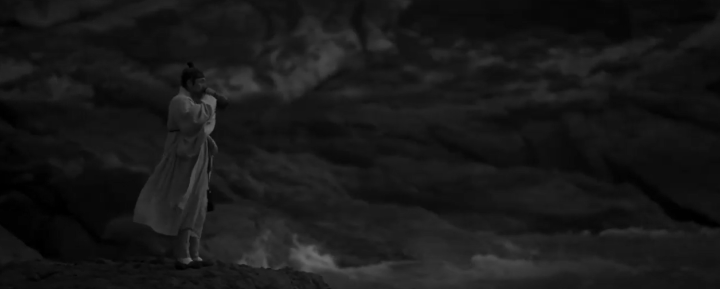 밤에술을마시고있는설경구