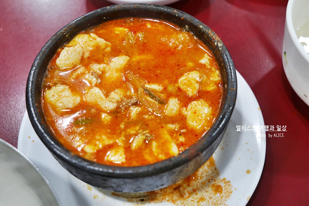 부산 남포, 돌고래 순두부, 여전히 가성비 좋고 인기 많은 작은 식당.